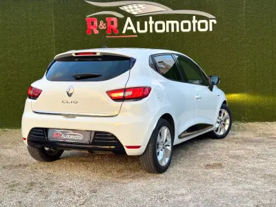 Renault Clio 2018 - 12500 EUR, 138000 km - AUTO.MOTO.pt - 138000km - foto 2 de 26