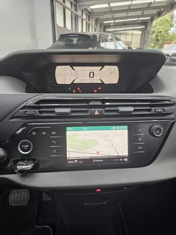 Citroën C4 Grand Picasso 2018 - 13650 EUR, 245556 km - AUTO.MOTO.pt - 245556km - foto 41 de 43