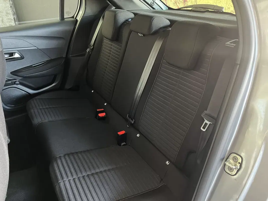 Peugeot 208 2022 - 14600 EUR, 41453 km - AUTO.MOTO.pt - 41453km - foto 21 de 22