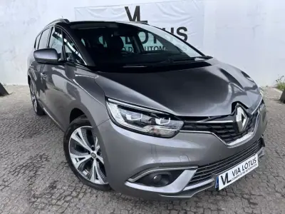 Renault Scénic 2017 - 12900 EUR, 177522 km - AUTO.MOTO.pt - 177522km - foto 3 de 9
