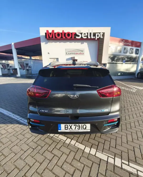 Kia e-Niro 2021 - 24400 EUR, 81000 km - AUTO.MOTO.pt - 81000km - foto 12 de 13