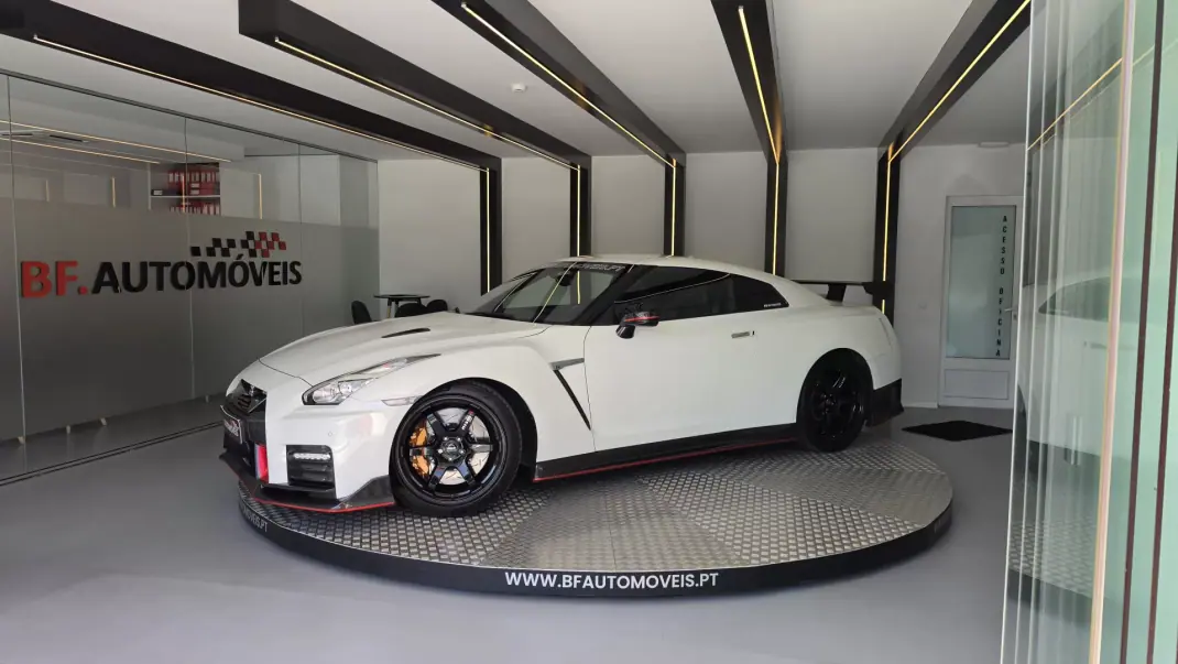 Nissan GT-R 2017 - 300000 EUR, 30685 km - 30685km - foto 2 de 69
