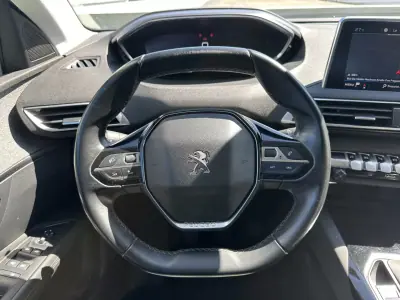 Peugeot 3008 2018 - 14900 EUR, 200000 km - AUTO.MOTO.pt - 200000km - foto 30 de 63