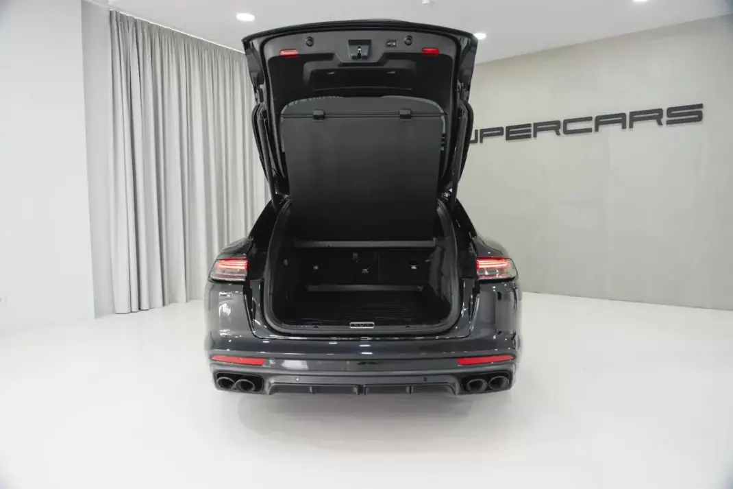 Porsche Panamera Sport Turismo 2021 - 79950 EUR, 91000 km - 91000km - foto 46 de 51