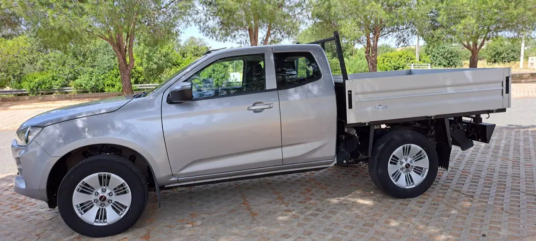 Isuzu D-Maxi - 1.9 Ddi CD 4WD L CH 2021 - 29950 EUR, 35000 km - AUTO.MOTO.pt - 35000km - foto 3 de 13