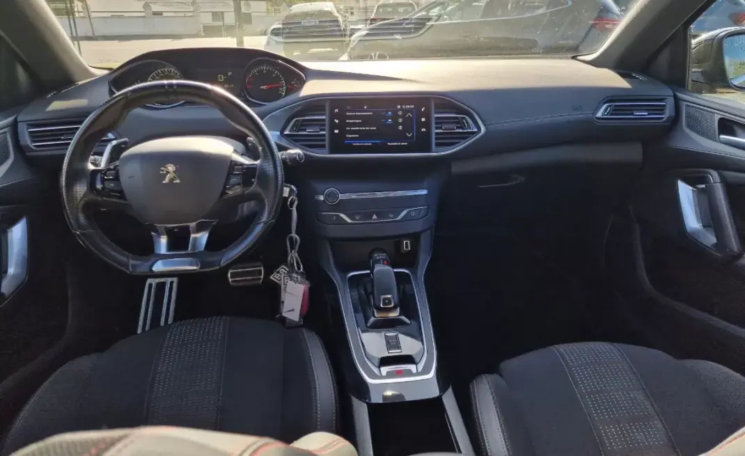 Peugeot 308 SW 2020 - 15900 EUR, 171000 km - AUTO.MOTO.pt - 171000km - foto 7 de 9