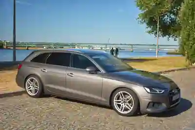 Audi A4 Avant 2020 — foto 5 de 14