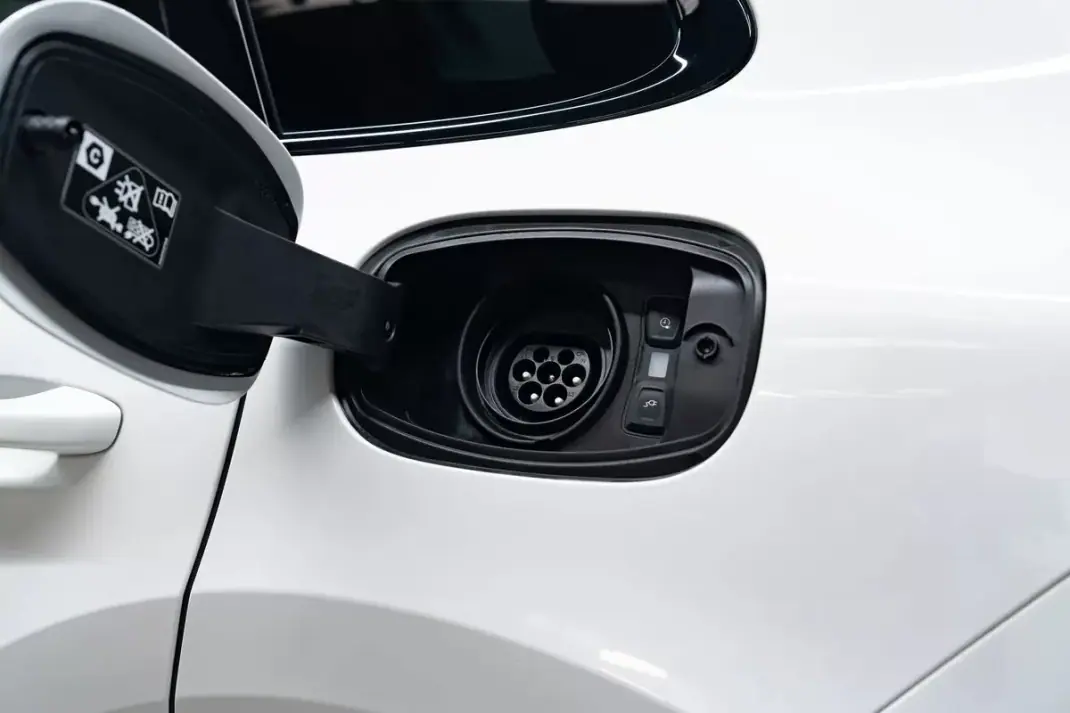 Porsche Cayenne 2024 - 97950 EUR, 32000 km - AUTO.MOTO.pt - 32000km - foto 15 de 55