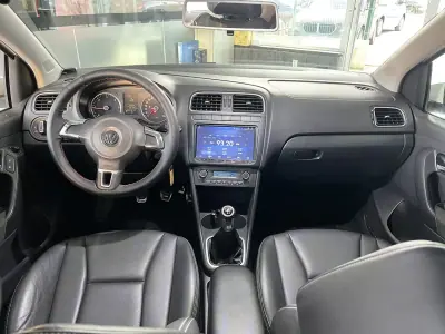 Volkswagen Polo 2011 - 6900 EUR, 201940 km - AUTO.MOTO.pt - 201940km - foto 9 de 18