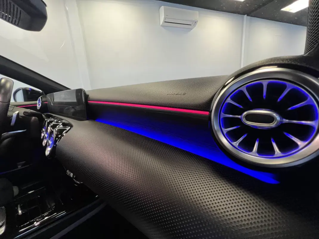 Mercedes-Benz A 180 2019 - 26990 EUR, 125000 km - AUTO.MOTO.pt - 125000km - foto 16 de 44