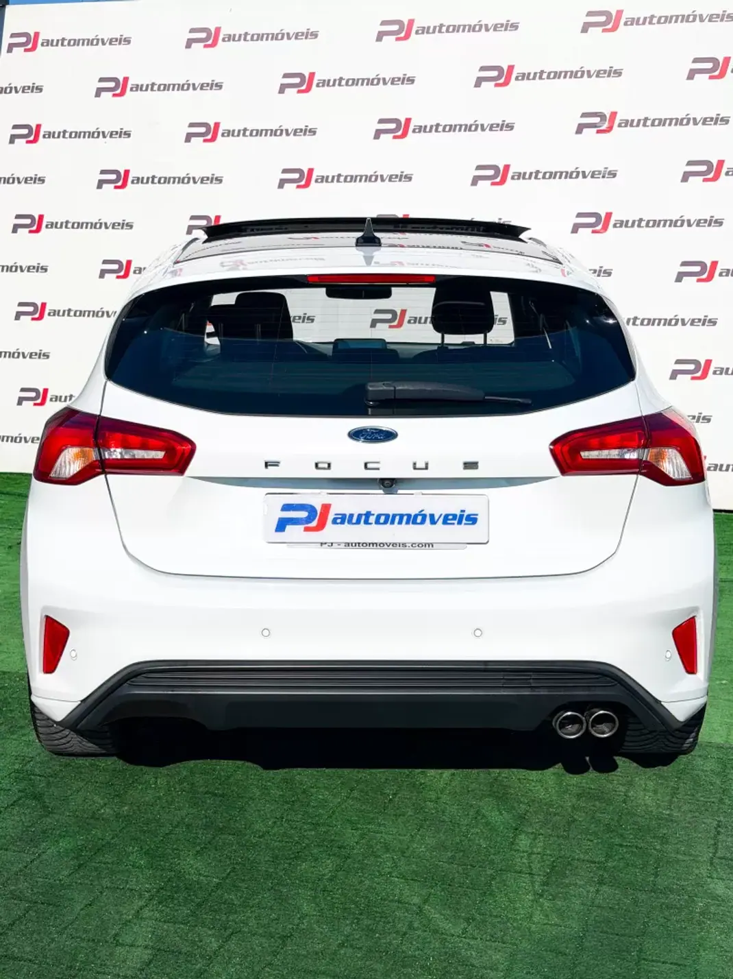 Ford Focus 2019 - 15500 EUR, 124230 km - 124230km - foto 9 de 26