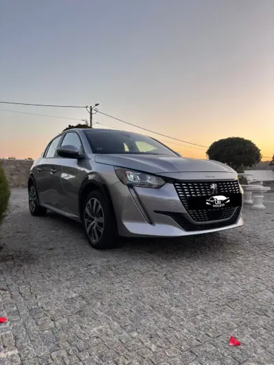 Peugeot e-208 2020 - 13400 EUR, 105000 km - AUTO.MOTO.pt - 105000km - foto 2 de 11