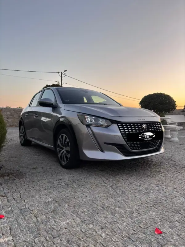 Peugeot e-208 2020 - 13400 EUR, 105000 km - AUTO.MOTO.pt - 105000km - foto 2 de 11