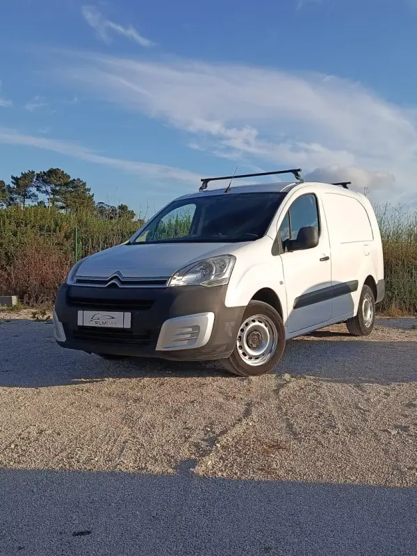 Citroën Berlingo 2015 - 8900 EUR, 220000 km - AUTO.MOTO.pt - 220000km - foto 2 de 7