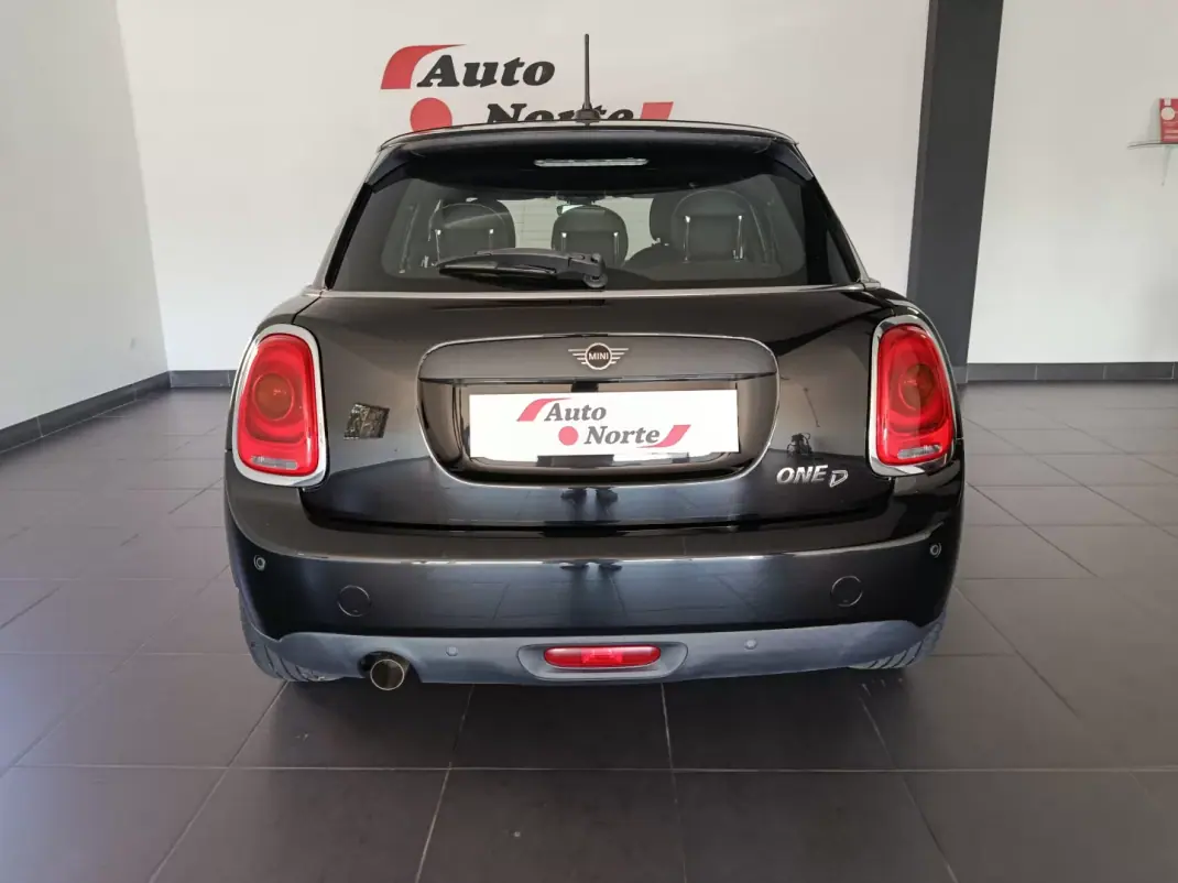 MINI Cooper 2019 - 16200 EUR, 80000 km - 80000km - foto 5 de 52