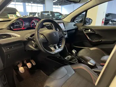 Peugeot 2008 2017 - 10990 EUR, 102000 km - AUTO.MOTO.pt - 102000km - foto 16 de 40