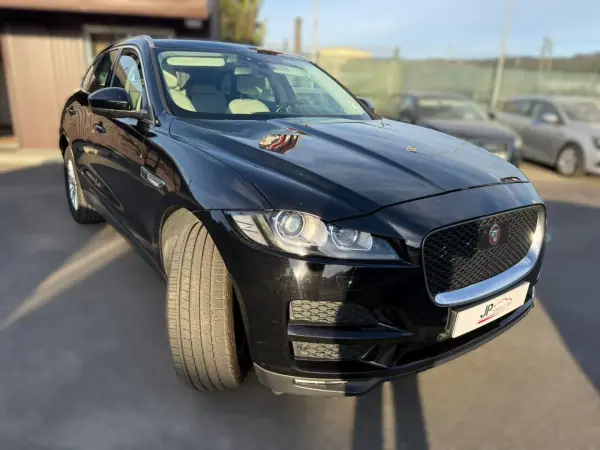 Jaguar F-Pace 2017 - 24900 EUR, 184000 km - AUTO.MOTO.pt - 184000km - foto 3 de 19