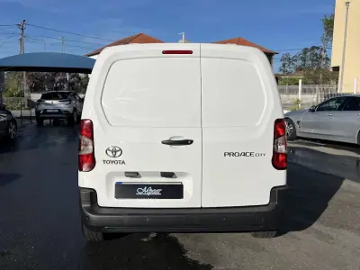 Toyota 2021 - 13950 EUR, 115000 km - AUTO.MOTO.pt - 115000km - foto 5 de 30