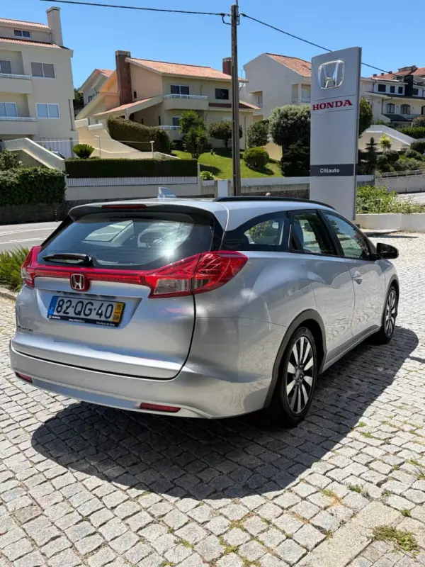 Honda Civic Tourer 2015 - 12900 EUR, 125000 km - AUTO.MOTO.pt - 125000km - foto 5 de 19