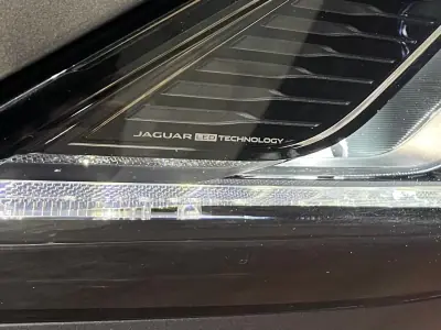 Jaguar E-Pace 2018 - 20899 EUR, 129000 km - 129000km - foto 26 de 48