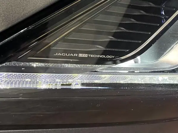 Jaguar E-Pace 2018 - 20899 EUR, 129000 km - 129000km - foto 26 de 48