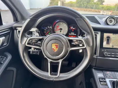 Porsche Macan 2016 - 45990 EUR, 132000 km - AUTO.MOTO.pt - 132000km - foto 23 de 34