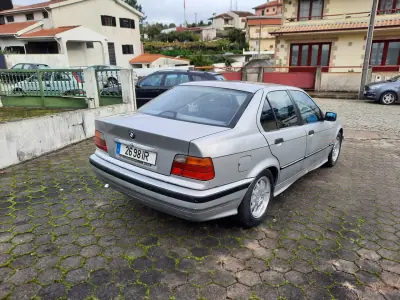 BMW 318 1997 - 3900 EUR, 197689 km - AUTO.MOTO.pt - 197689km - foto 3 de 10