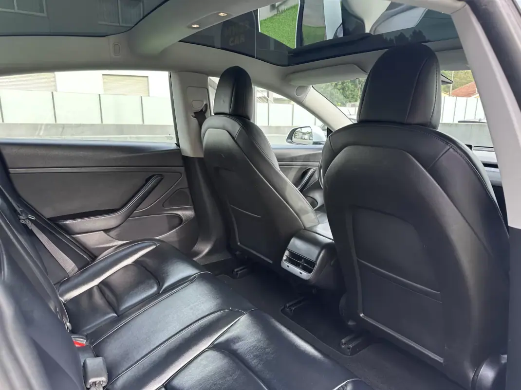 Tesla Model 3 2019 - 15500 EUR, 333000 km - AUTO.MOTO.pt - 333000km - foto 58 de 62