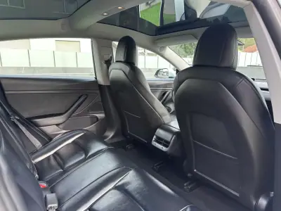 Tesla Model 3 2019 - 15500 EUR, 333000 km - AUTO.MOTO.pt - 333000km - foto 58 de 62
