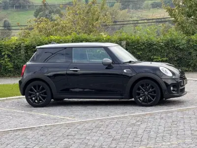 MINI Cooper 2017 - 14999 EUR, 131500 km - AUTO.MOTO.pt - 131500km - foto 26 de 30