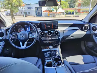 Mercedes-Benz C 180 2019 - 22950 EUR, 142123 km - AUTO.MOTO.pt - 142123km - foto 8 de 11