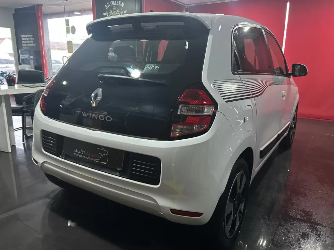 Renault Twingo 2018 - 10500 EUR, 113670 km - AUTO.MOTO.pt - 113670km - foto 6 de 18