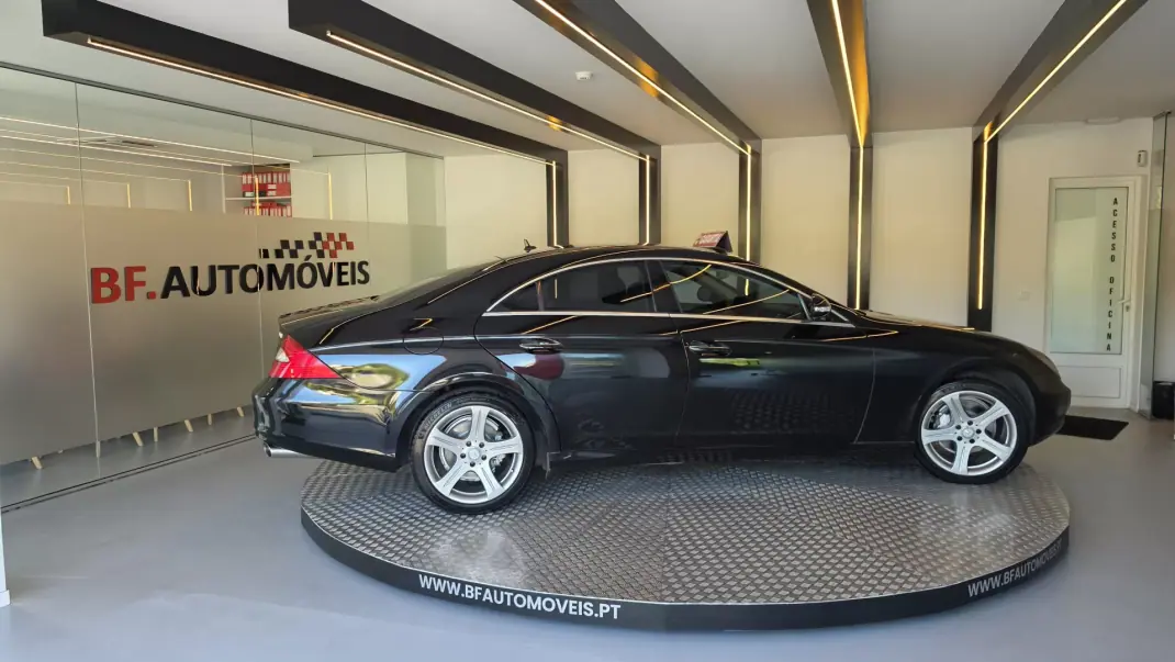 Mercedes-Benz CLS 320 2008 - 12900 EUR, 314479 km - 314479km - foto 8 de 60