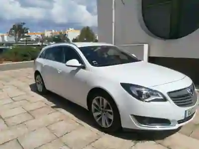 Opel Insignia Sports Tourer 2014 - 7500 EUR, 289000 km - AUTO.MOTO.pt - 289000km - foto 8 de 15