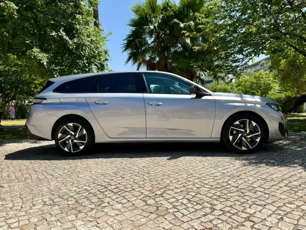 Peugeot 308 SW 2022 - 15890 EUR, 71420 km - AUTO.MOTO.pt - 71420km - foto 2 de 39