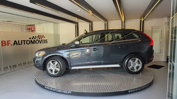 Volvo XC 60 2010 - 15900 EUR, 176365 km - AUTO.MOTO.pt - 176365km - foto 15 de 55