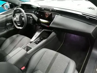 Peugeot 308 SW 2024 - 29990 EUR, 32345 km - AUTO.MOTO.pt - 32345km - foto 8 de 11