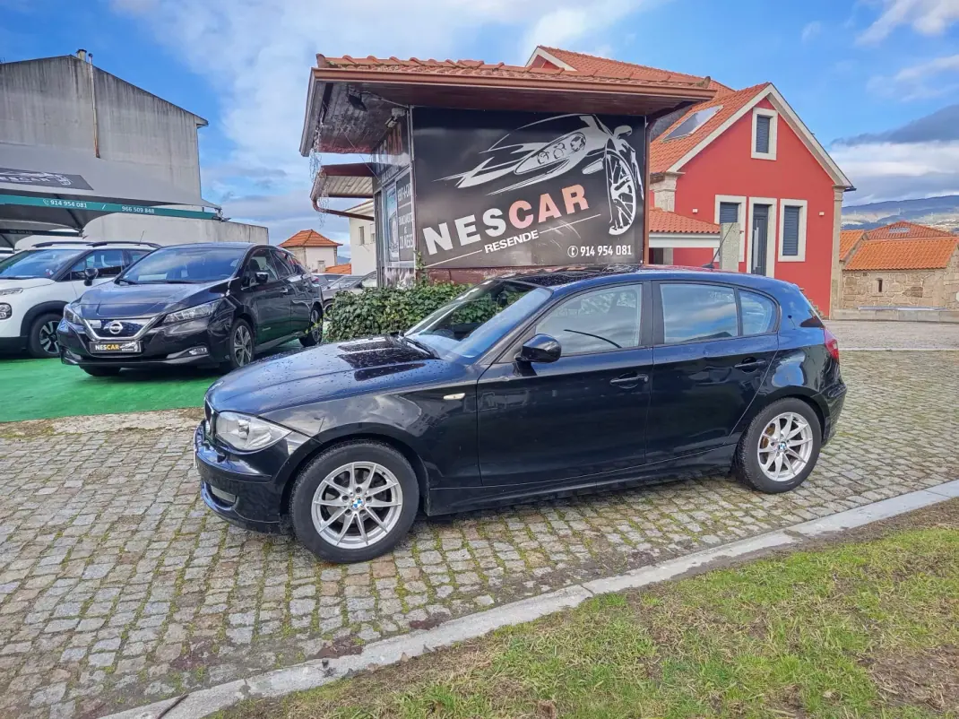BMW 116 2009 - 5500 EUR, 285384 km - AUTO.MOTO.pt - 285384km - foto 1 de 11