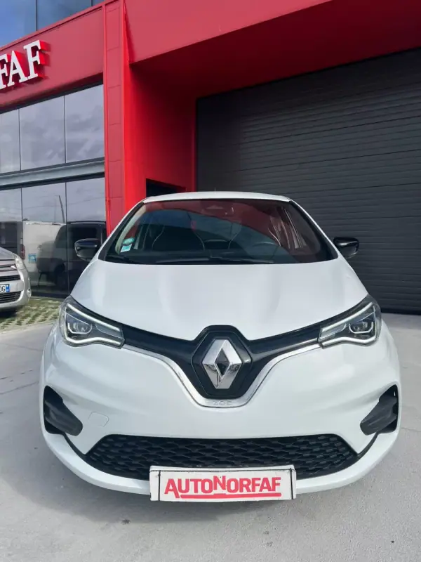 Renault Zoe 2021 - 20000 EUR, 29355 km - AUTO.MOTO.pt - 29355km - foto 2 de 21
