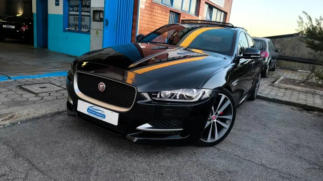 Jaguar XE 2017 - 14900 EUR, 159000 km - 159000km - foto 13 de 24