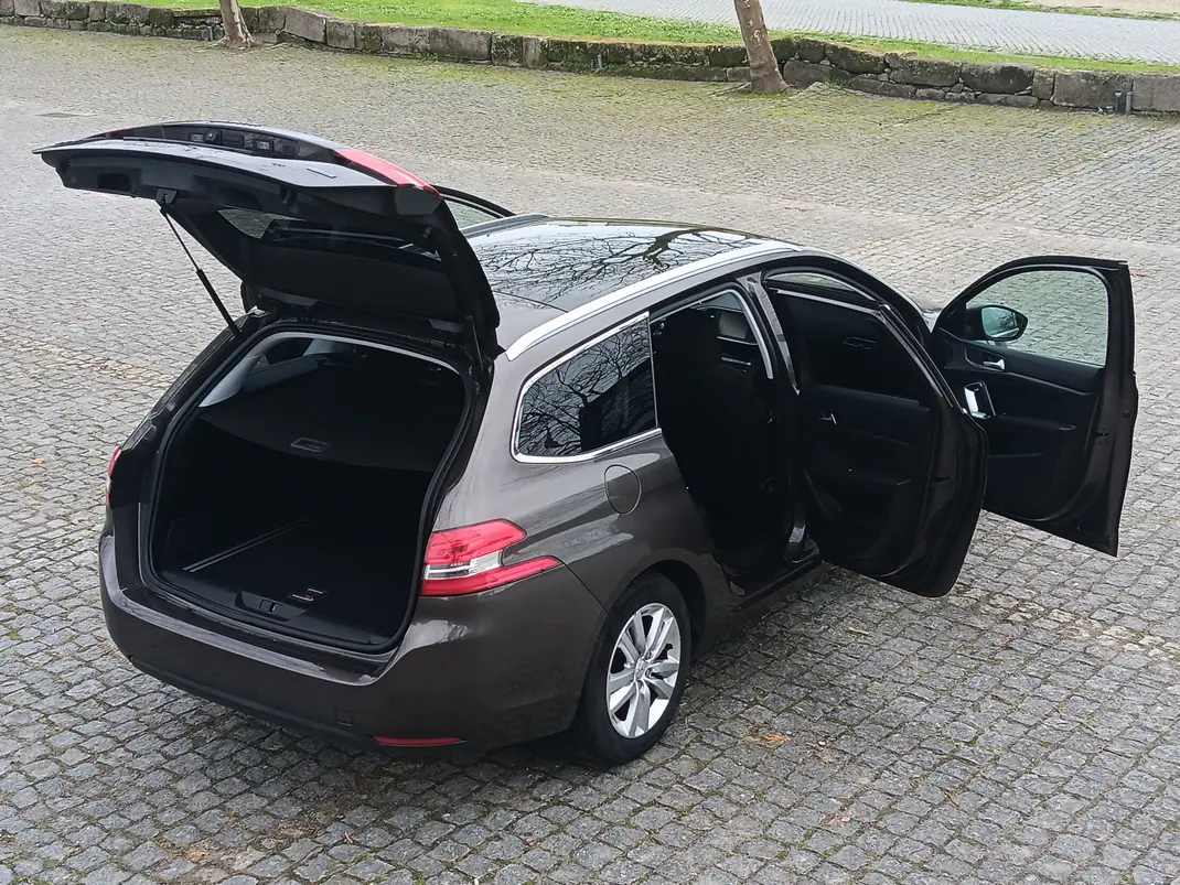 Peugeot 308 SW 2014 - 6490 EUR, 202000 km - 202000km - foto 10 de 15
