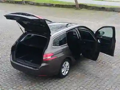 Peugeot 308 SW 2014 - 6490 EUR, 202000 km - 202000km - foto 10 de 15