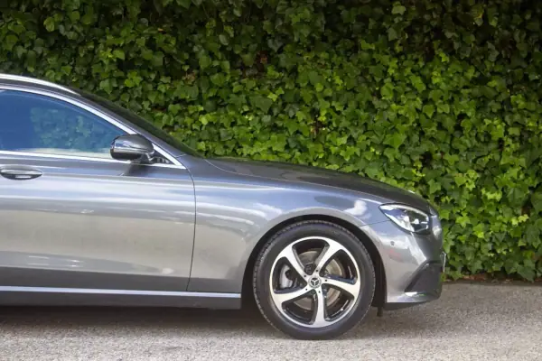 Mercedes-Benz E 220 2020 - 33500 EUR, 104000 km - AUTO.MOTO.pt - 104000km - foto 5 de 19