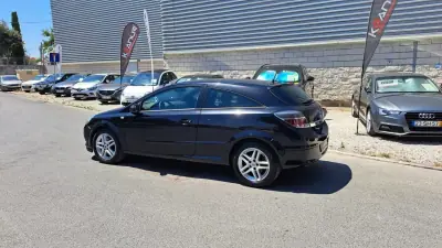 Opel Astra GTC 2007 - 4980 EUR, 201150 km - AUTO.MOTO.pt - 201150km - foto 22 de 36