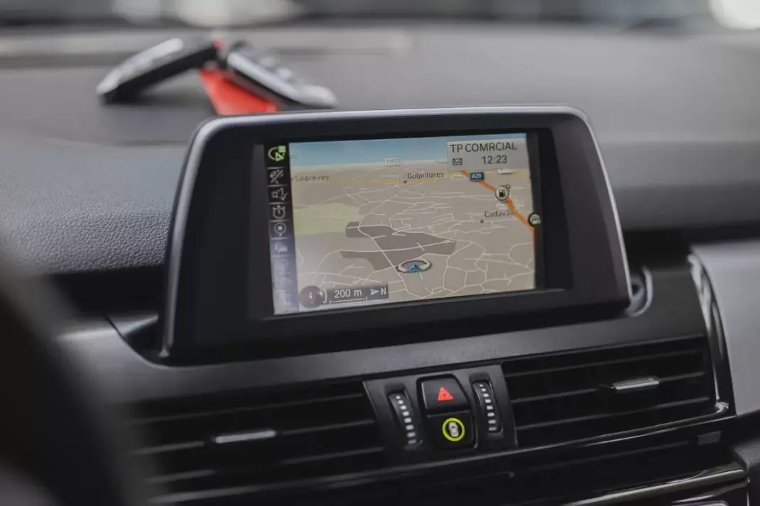 BMW 216 Active Tourer 2015 - 12750 EUR, 196513 km - AUTO.MOTO.pt - 196513km - foto 33 de 43