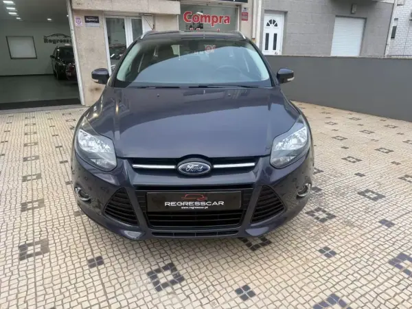 Ford Focus SW 2013 — foto 2 de 23
