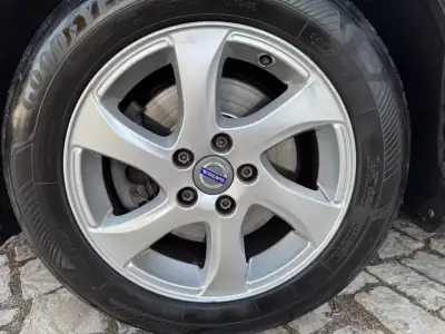 Volvo V40 Cross Country 2013 - 13500 EUR, 164000 km - AUTO.MOTO.pt - 164000km - foto 38 de 38