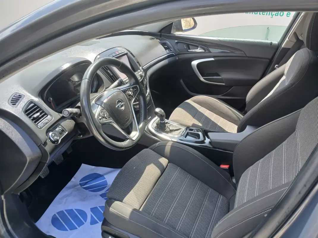 Opel Insignia Sports Tourer 2014 - 8650 EUR, 148341 km - 148341km - foto 15 de 25