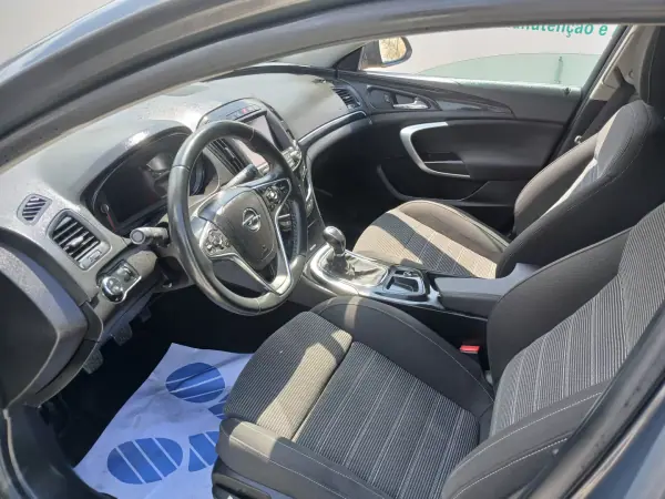 Opel Insignia Sports Tourer 2014 - 8650 EUR, 148341 km - AUTO.MOTO.pt - 148341km - foto 15 de 25