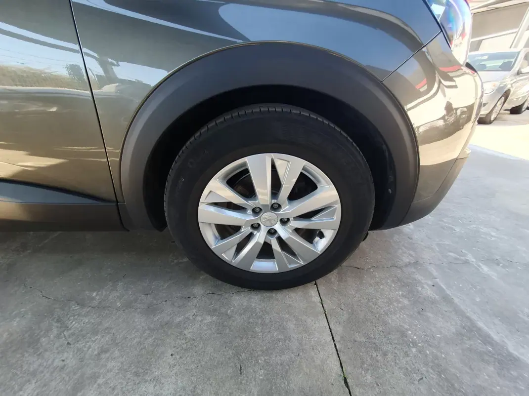 Peugeot 3008 2019 - 17 EUR, 80000 km - AUTO.MOTO.pt - 80000km - foto 14 de 26